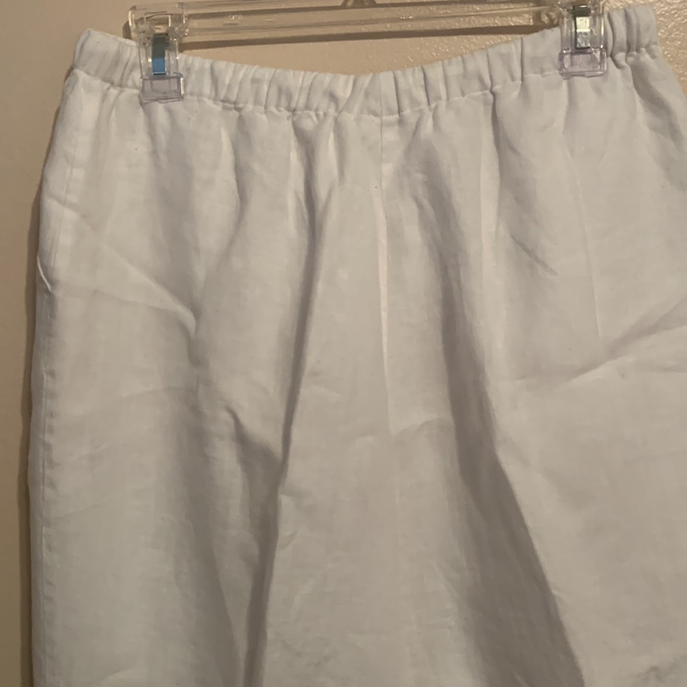 JM Collection 100% White Lined Linen Elastic Waist Capris - Picture 5 of 8